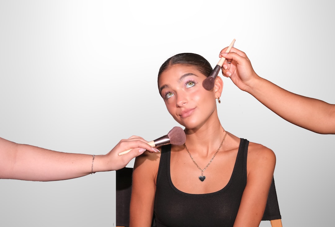 contouring makeup face sculpting light and shadow - contouring
